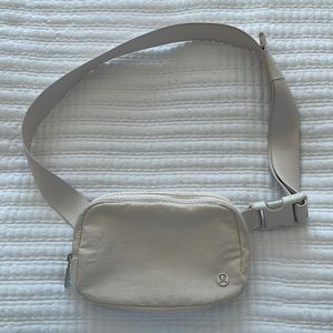Lululemon Belt Bag 1L White Opal